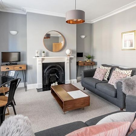 Modern & Spacious 2 Bedroom Maisonette Bath Exterior photo